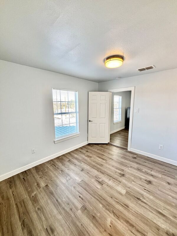 Building Photo - 2308 Britton Ave