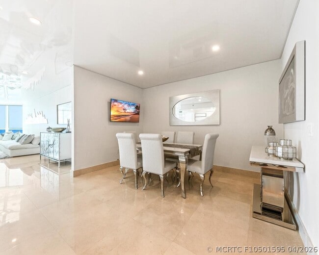 Building Photo - 101 S Fort Lauderdale Beach Blvd