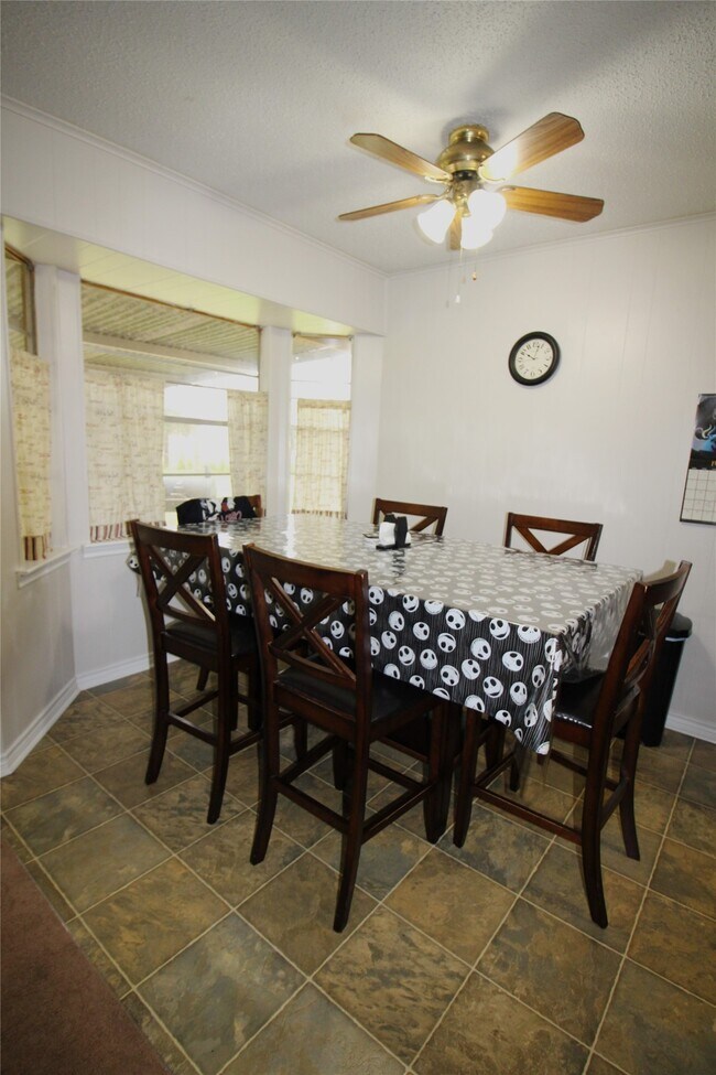 Building Photo - 3706 Chadwick Dr