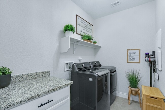 Building Photo - 2291 Oak Run Pkwy