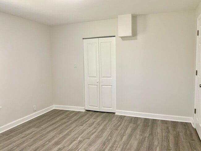 Building Photo - 340 Sanders Rd