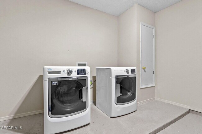Building Photo - 11556 Tony Ponce Dr