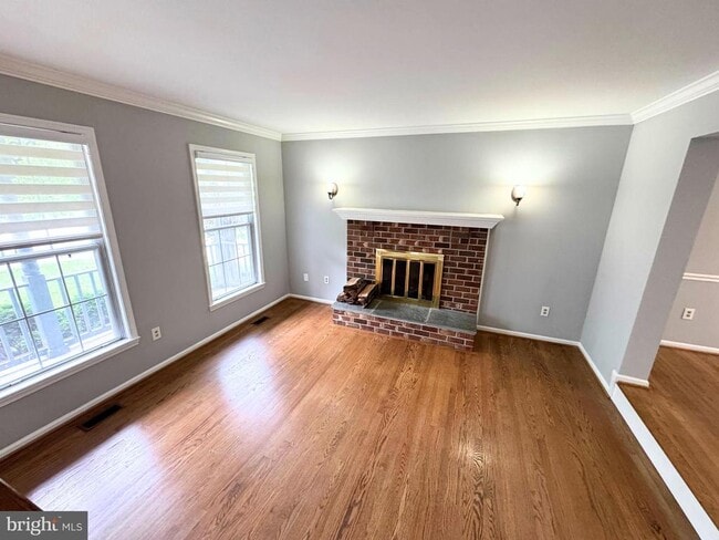 Building Photo - 3063 Schubert Dr