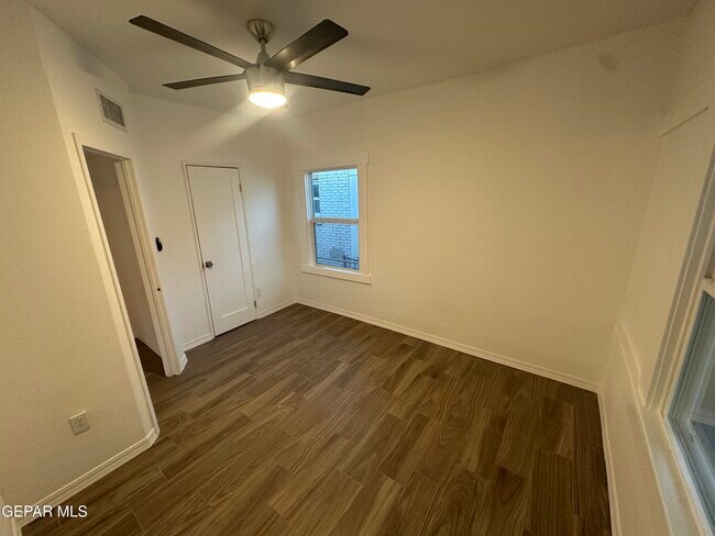 Building Photo - 3814 Hueco Ave