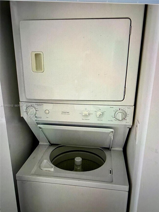 Building Photo - 133 NE 2nd Ave