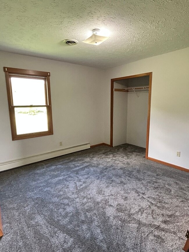 Building Photo - Three bedroom duplex
