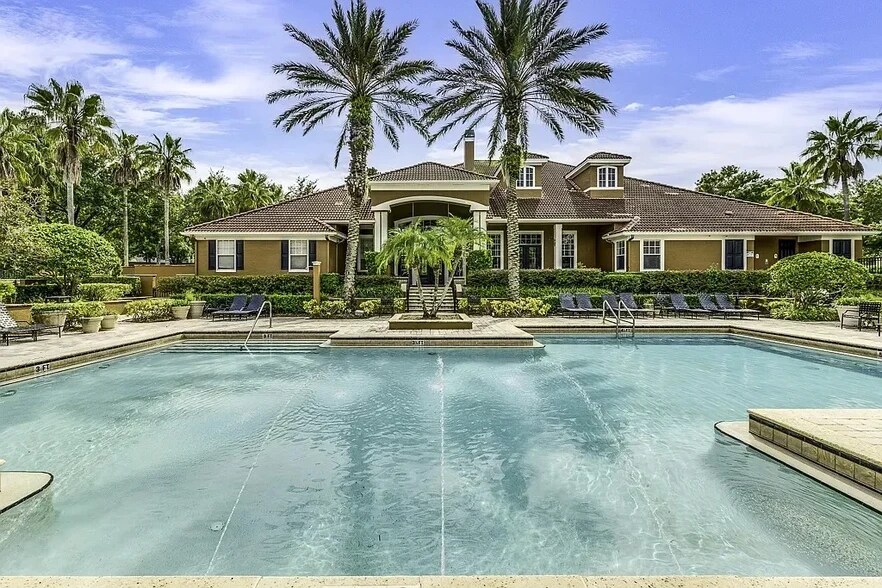 Primary Photo - 1025 Arbor Lakes Cir