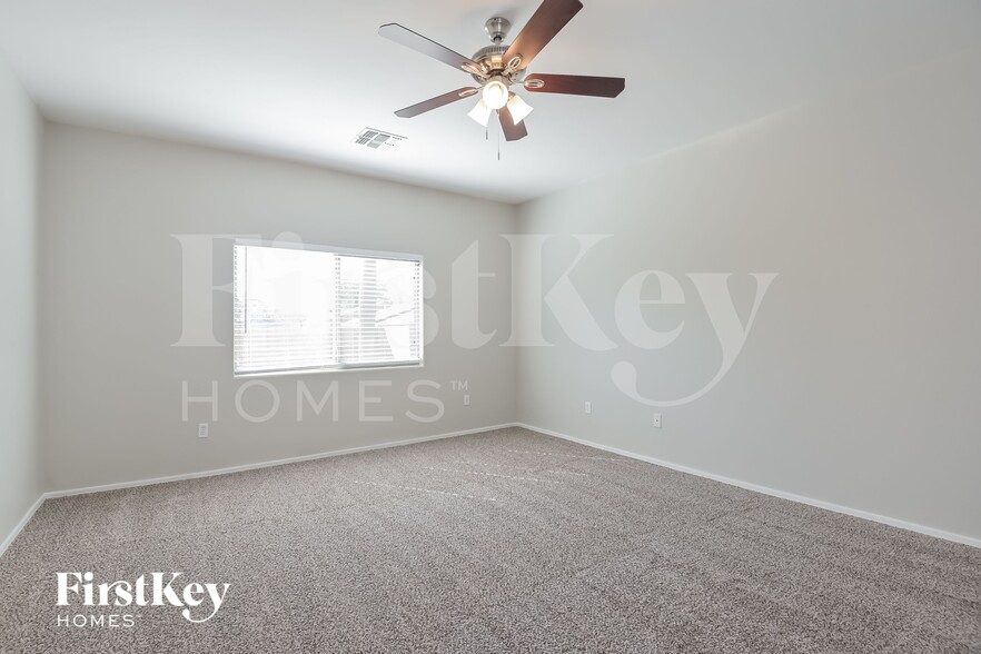 Building Photo - 11071 W Willow Field Dr