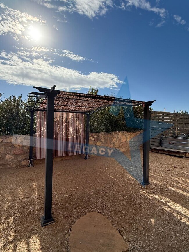 Building Photo - 3 Bedroom Energy-Efficient Home with Expansive Yard & Workshop!
