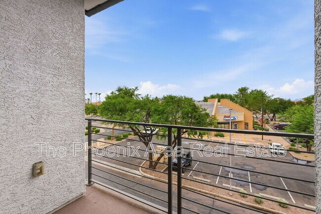 Building Photo - 2090 S Dorsey Ln
