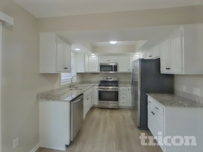 Building Photo - 2990 Payne Ave