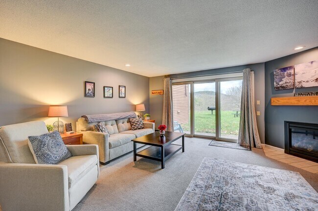 Building Photo - F37 Nordic Village Ln