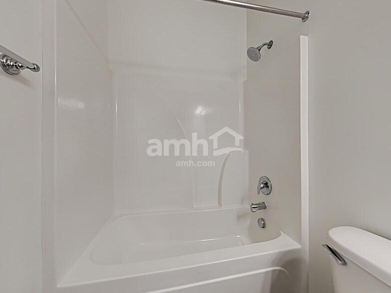 Building Photo - 8042 Regency Elm Dr