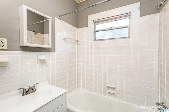 Building Photo - 617 83rd Pl S