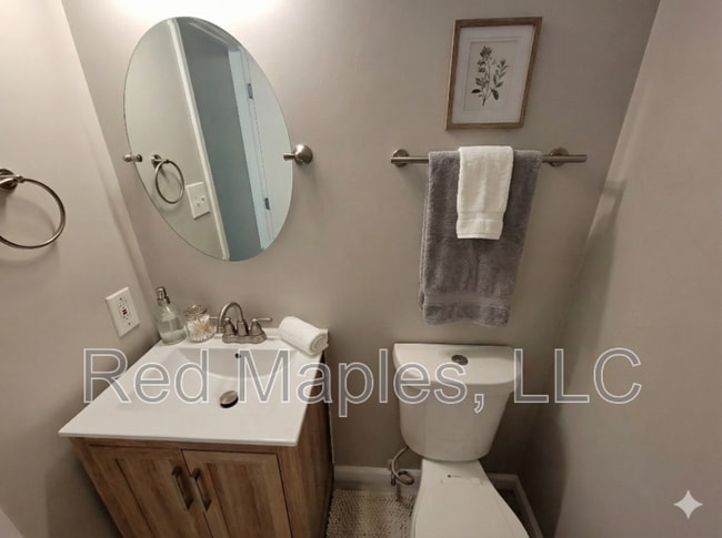 Building Photo - 332 Villa Dr