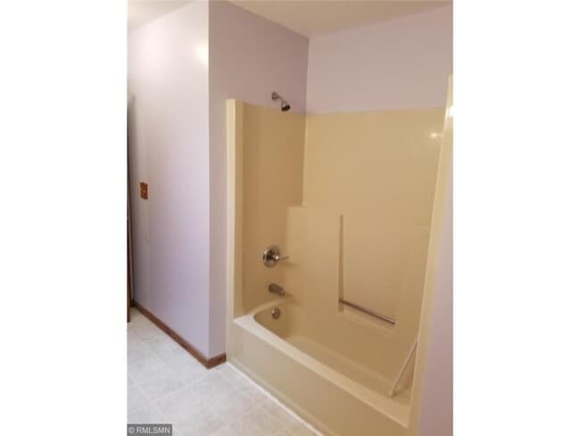 Building Photo - 502 Prairie Ln
