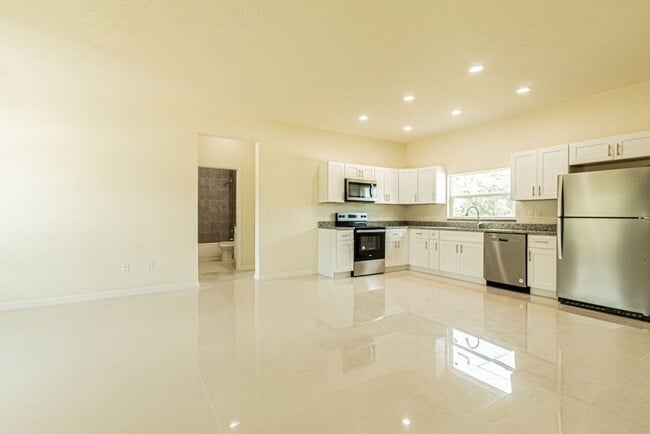 Building Photo - 3BR/2BA Home with 1-Car Garage in Prime SW Lehigh Acres – Brand New Construction