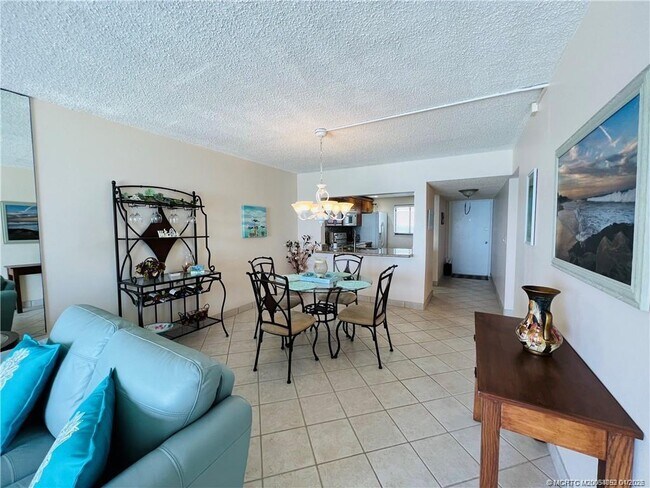 Building Photo - 10102 S Ocean Dr