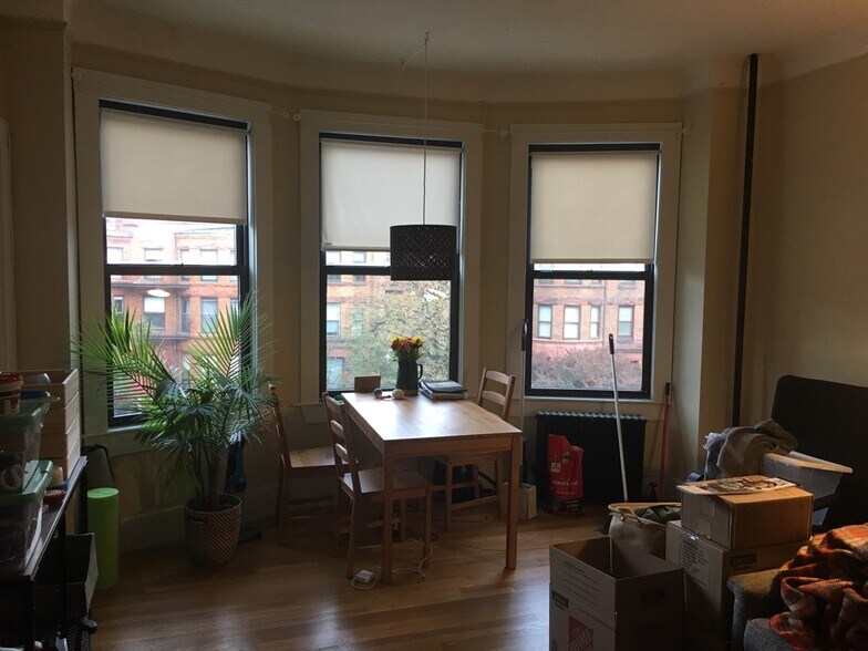 Primary Photo - 624 Beacon St