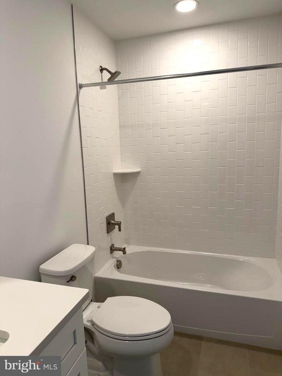 Building Photo - 105 Brianna Ct