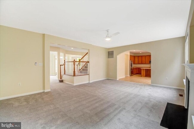 Building Photo - 240 Davis St