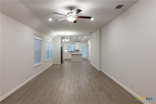 Building Photo - 2089 Egret Ave