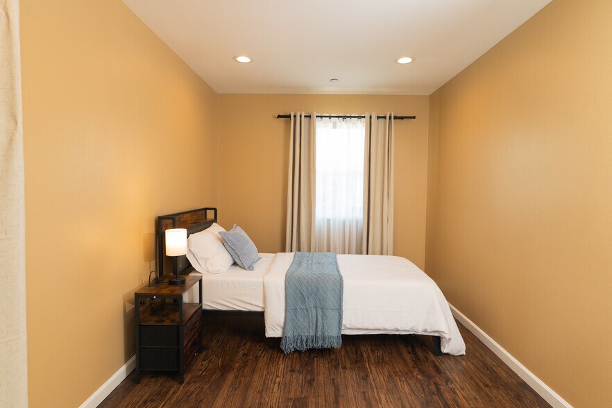 Bedroom 1 - 938 S Bernal Ave