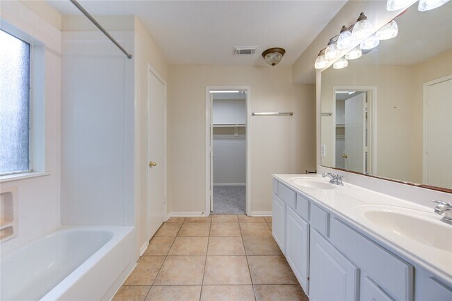 Building Photo - 3719 Cane Lake Dr