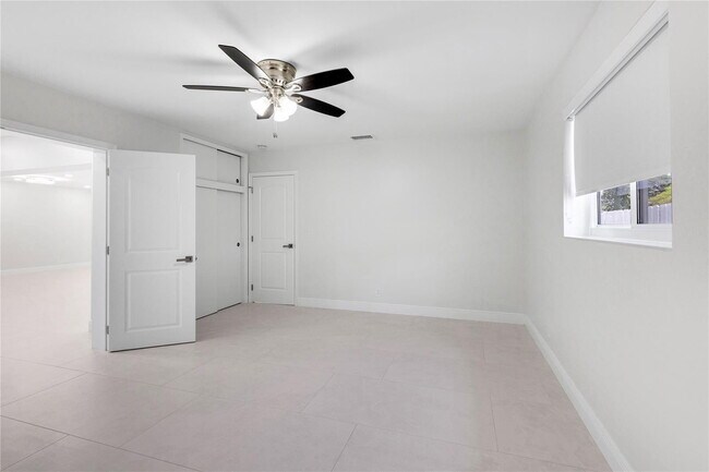 Building Photo - 4820 Tyler St