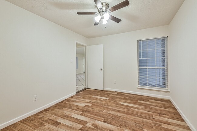 Building Photo - 5518 Ashgate Dr