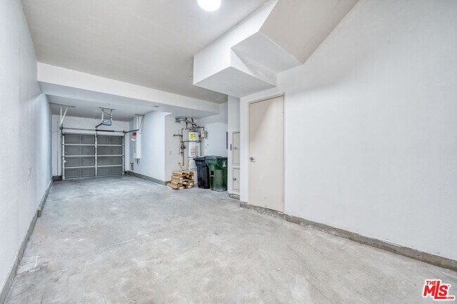 Building Photo - 1133 Jewett Dr
