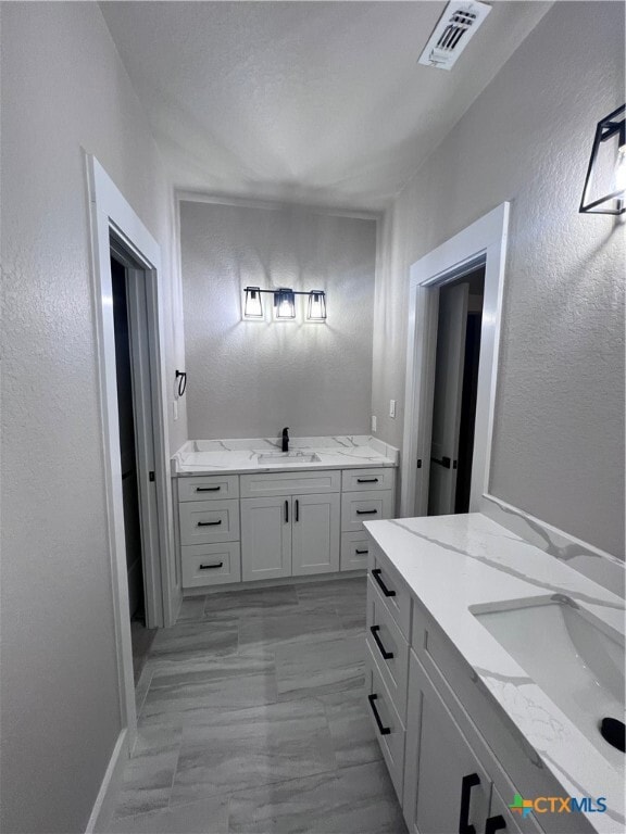 Building Photo - 725 Winding View