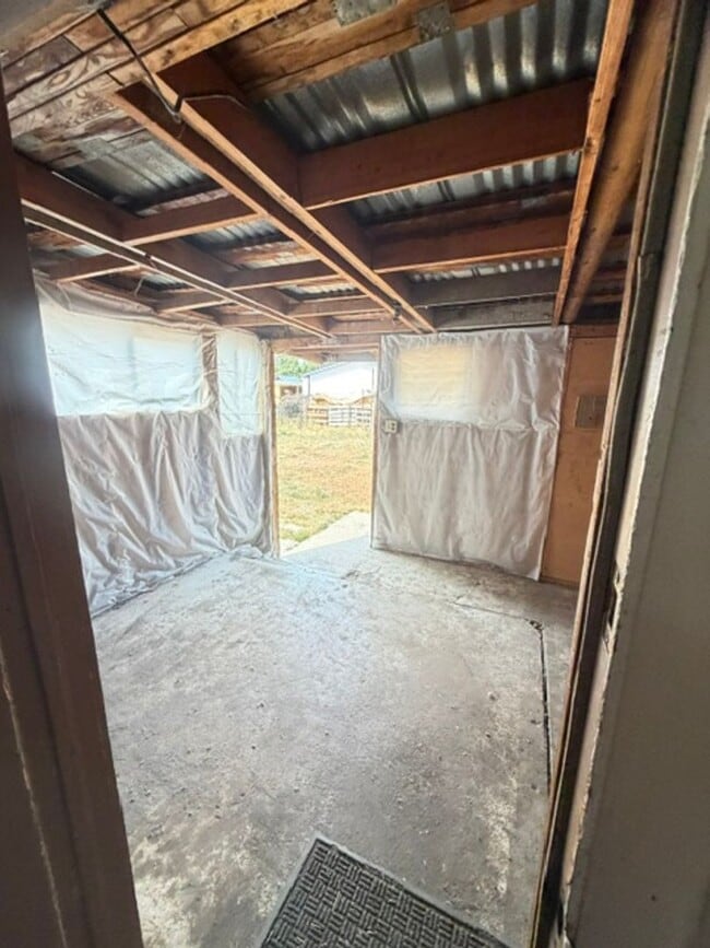 Building Photo - 363 E Elm St