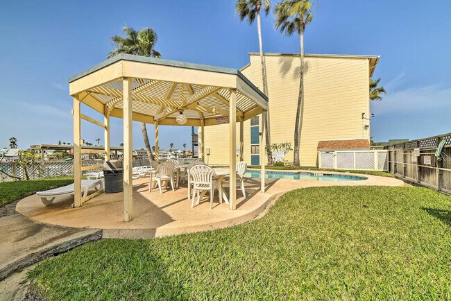 Building Photo - 15425 Fortuna Bay Dr