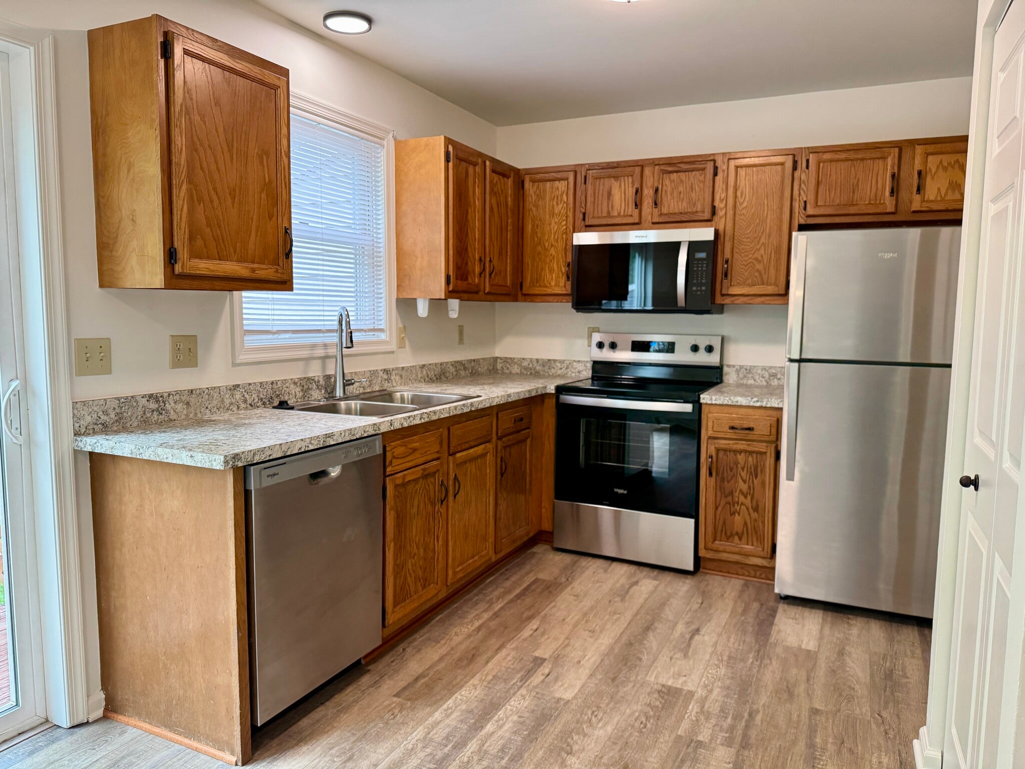 Building Photo - 106 Chukar Ct
