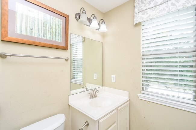 Building Photo - 8343 Sedona Ridge Dr