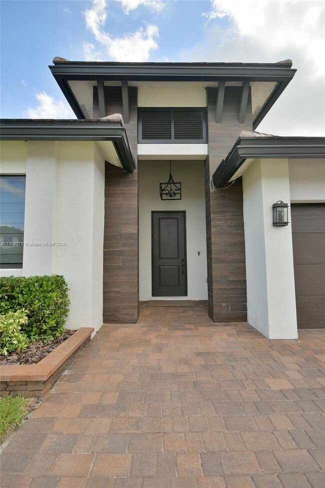 Building Photo - 4221 SW 178th Ave