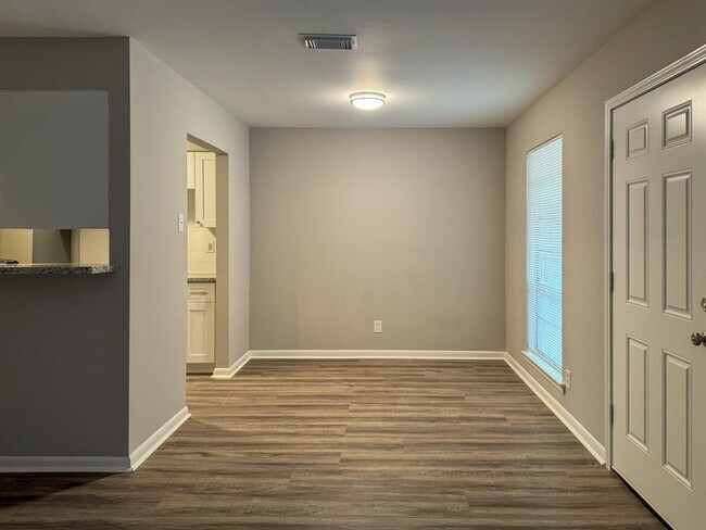 Building Photo - 2101 6th St N