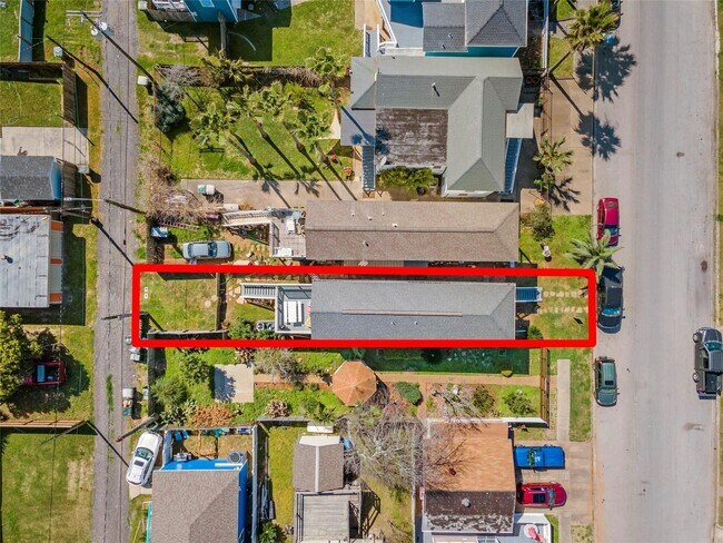 Building Photo - 3615 1/2 Ursuline St