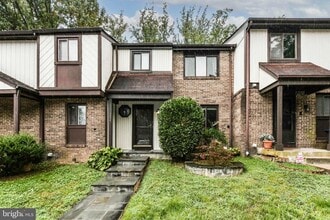 Building Photo - 5836 Jackson Oak Ct