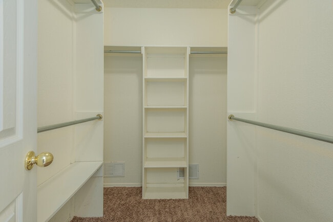 Building Photo - 5420 Kokopelli Ct NW