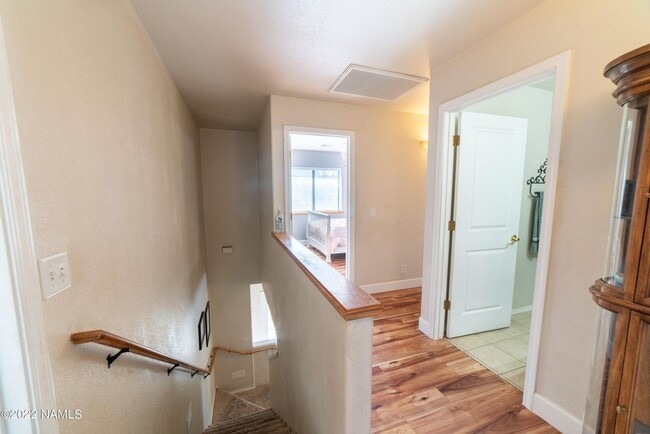 Building Photo - Westside 4 Bed, 2.5 Bath House with A/C & 2-Car Garage Near NAU & CCC! Students & Pets OK! Avail....