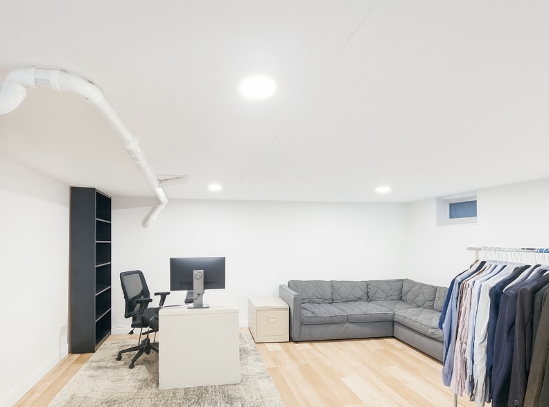 Building Photo - 23 Downing Pl