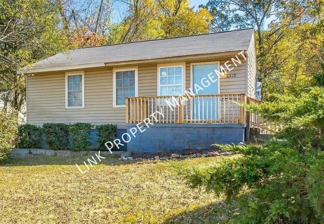 Primary Photo - 2310 N Chamberlain Ave