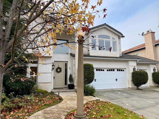 Primary Photo - 4 br, 2.5 bath House - 2593 E Jenny Ave