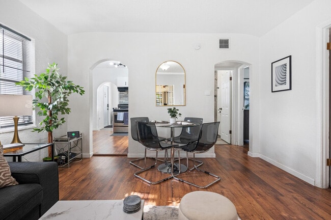 Building Photo - 11 NW 68th Terrace