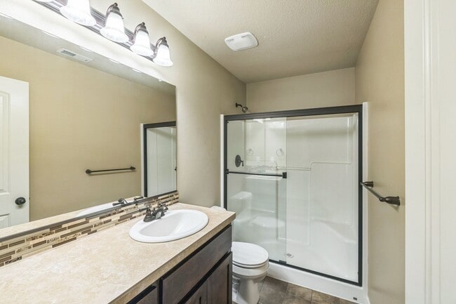 Building Photo - $500 gift card with lease signed by 7/10/25
