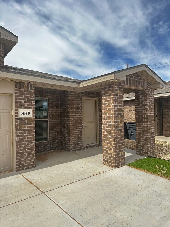 Building Photo - 3404 Tiffin Ave