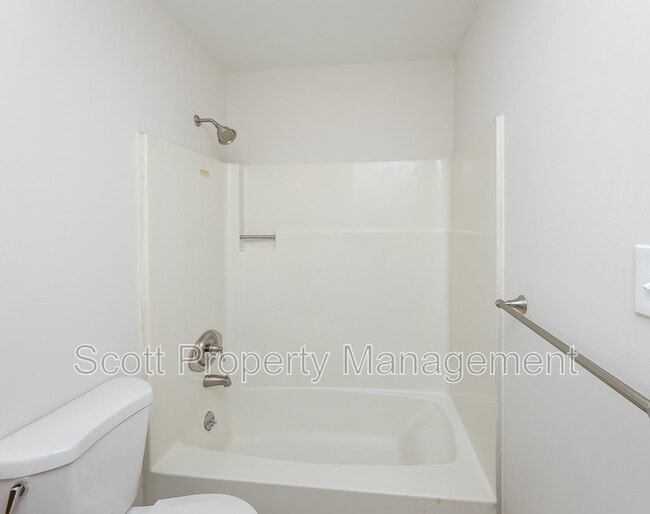 Building Photo - 113 Bourbon Ct