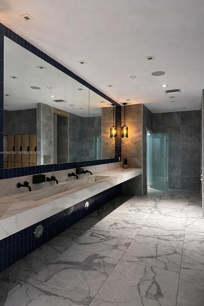 Building Photo - 90 SW 3rd St